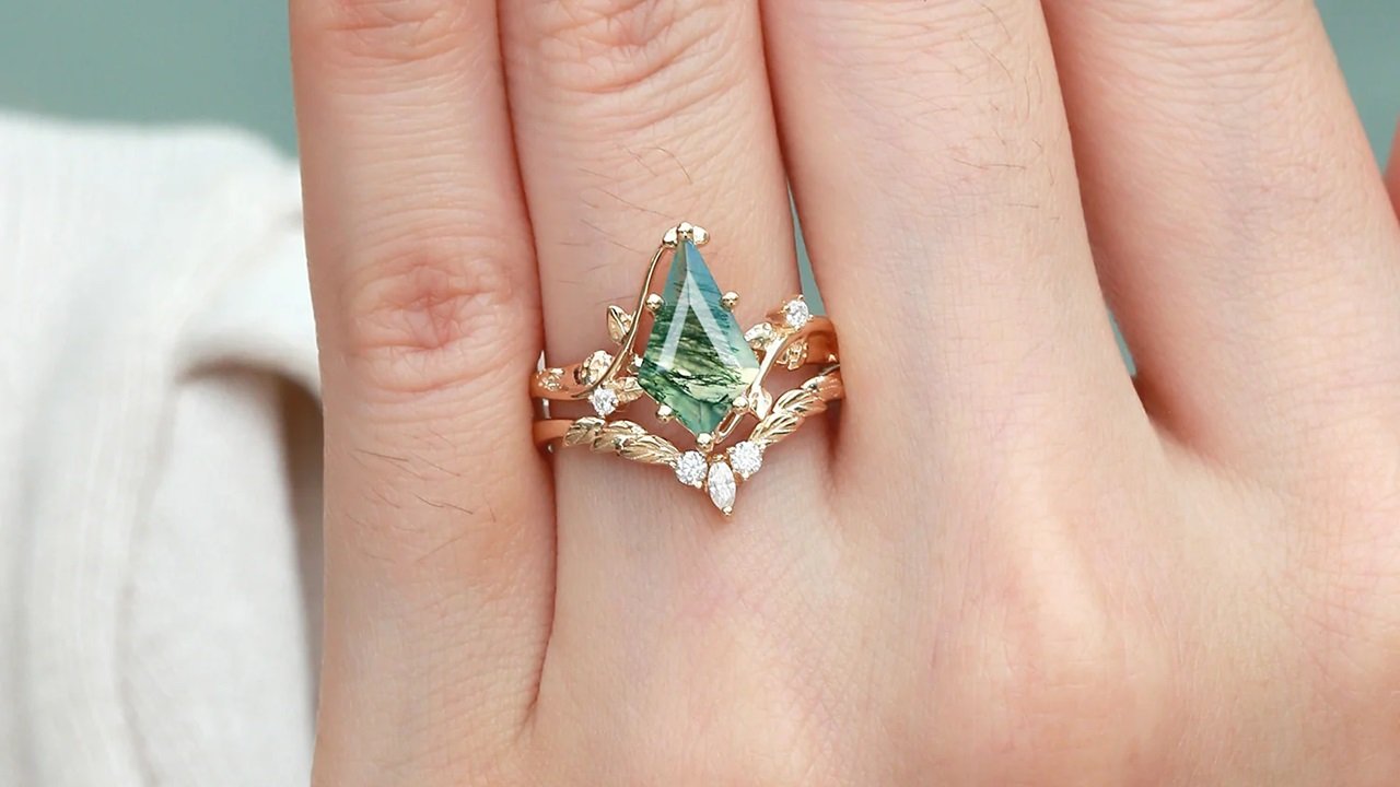 Why Felicegals Moss Agate Rings Are Perfect for Bohemian Brides